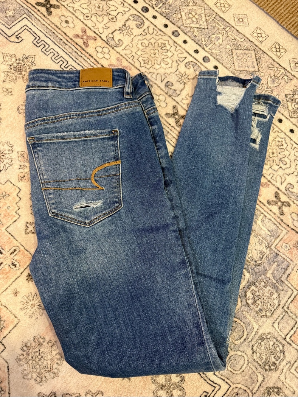 American Eagle Outfitters Women's Medium Blue Ripped Skinny Jeans